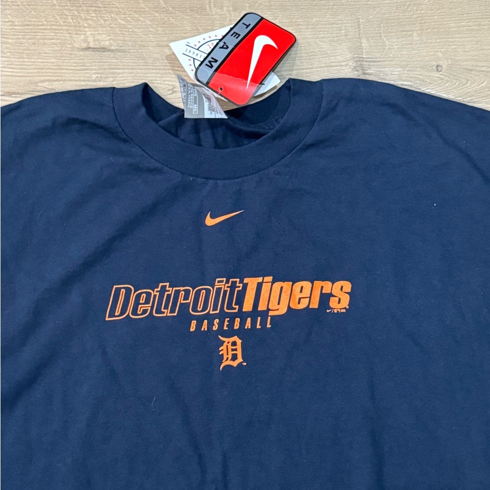 Vintage 2001 tigers tee